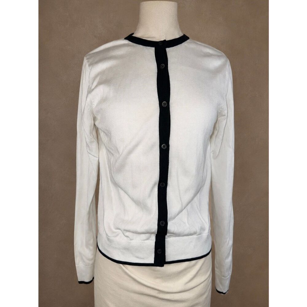 Uniqlo Medium UV Protection Color Block Cardigan White Black Lightweight